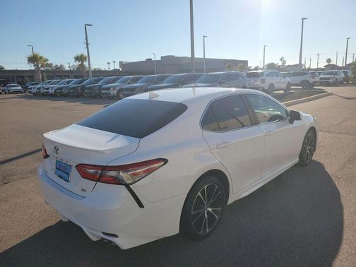 2019 Toyota Camry SE