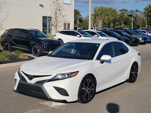 2019 Toyota Camry SE