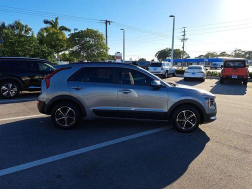 2025 Kia Niro LX