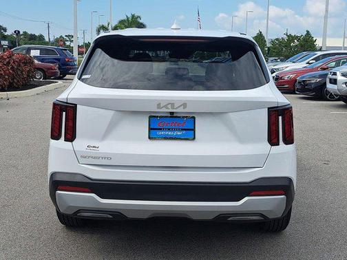 2025 Kia Sorento LX