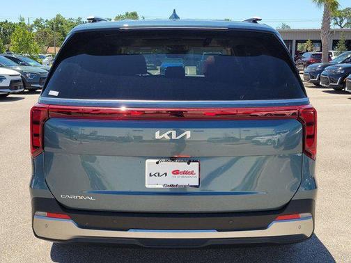 2025 Kia Carnival SX