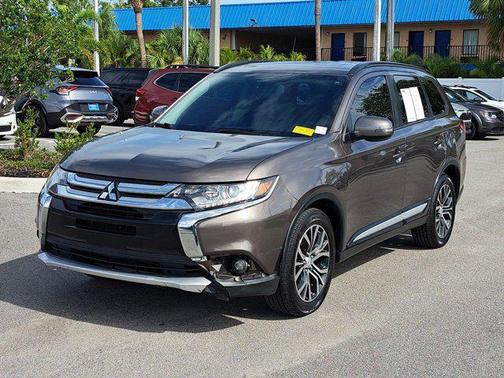 2016 Mitsubishi Outlander SE