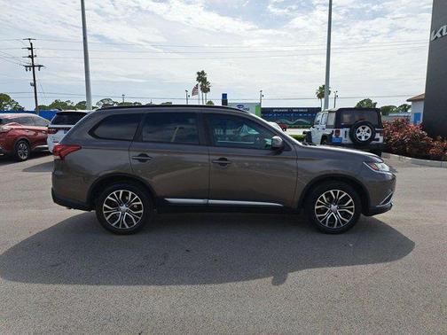 2016 Mitsubishi Outlander SE
