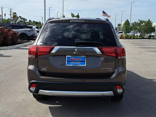 2016 Mitsubishi Outlander SE