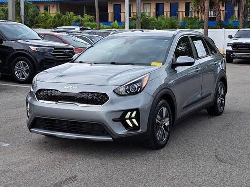 2022 Kia Niro LXS