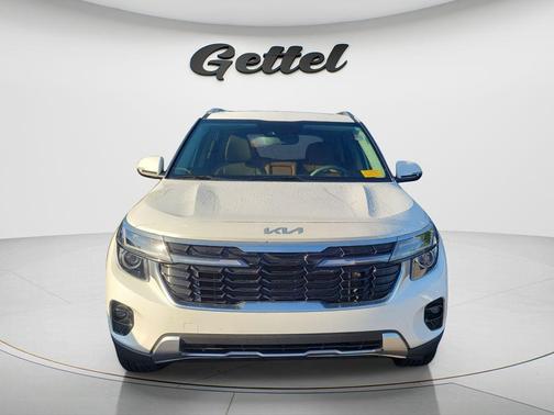Snow White Pearl 2025 Kia Seltos EX