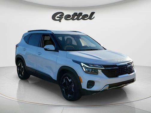 Snow White Pearl 2025 Kia Seltos EX