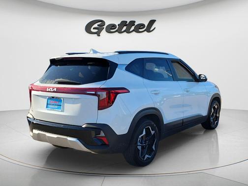 Snow White Pearl 2025 Kia Seltos EX