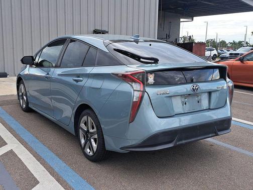 2016 Toyota Prius Three Touring