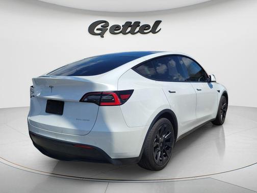 Pearl White Multi-Coat 2021 Tesla Model Y Long Range Dual Motor All-Wheel Drive