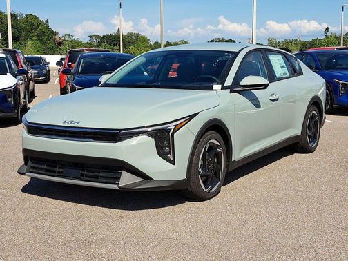 2025 Kia K4 EX