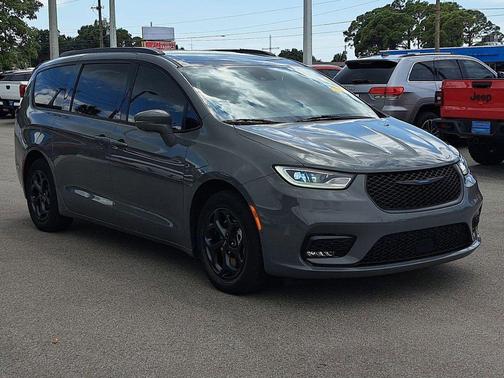 2021 Chrysler Pacifica Hybrid Touring L