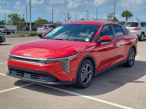2025 Kia K4 LXS