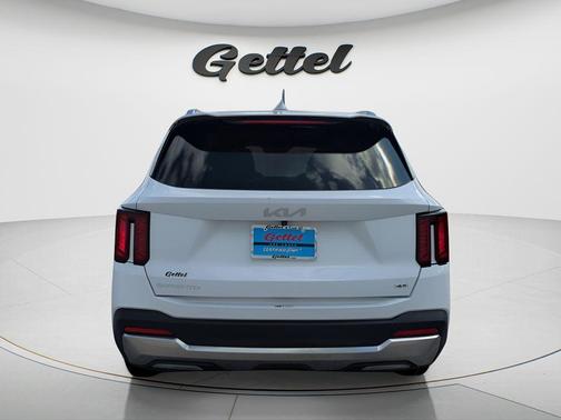 Glacial White Pearl 2024 Kia Sorento S