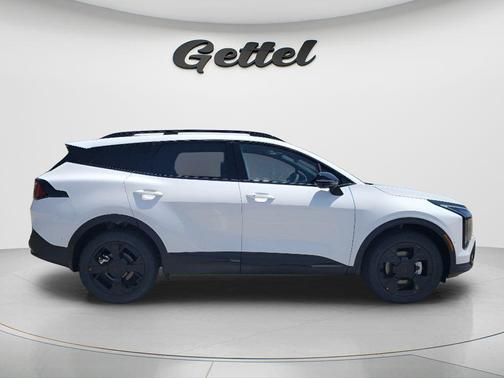 Glacial White Pearl 2026 Kia Sportage X-Line