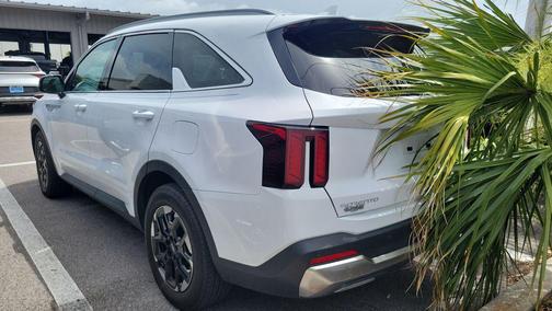Glacial White Pearl 2024 Kia Sorento S