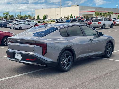 2025 Kia K4 LXS