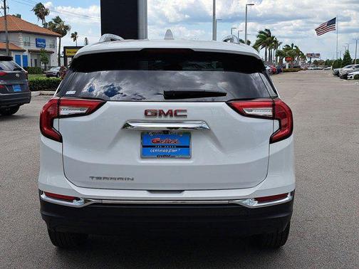 2024 GMC Terrain SLT