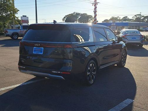 2024 Kia Carnival EX