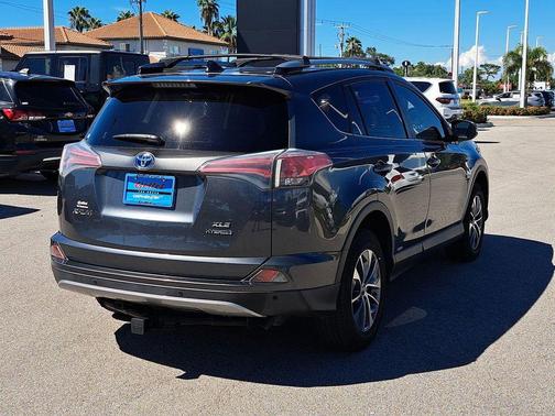 2018 Toyota RAV4 Hybrid XLE