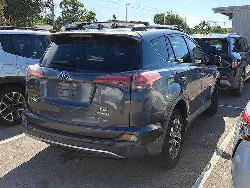 2018 Toyota RAV4 Hybrid XLE