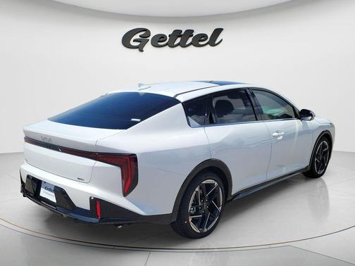 Snow White Pearl 2026 Kia K4 GT-Line