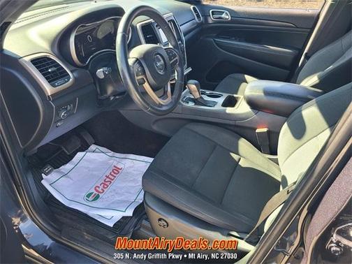 Photo 4 of 21 of 2016 Jeep Grand Cherokee Laredo