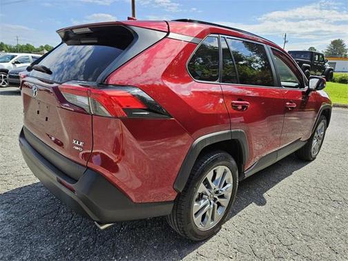 2022 Toyota RAV4 XLE Premium