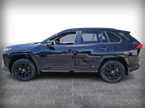 2022 Toyota RAV4 Hybrid SE