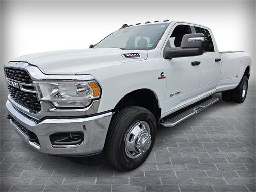 2024 RAM 3500 Big Horn Crew Cab 4x4 8' Box