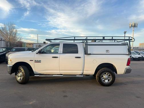 2017 RAM 2500 Tradesman Crew Cab 4x4 6'4' Box
