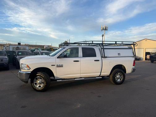 2017 RAM 2500 Tradesman Crew Cab 4x4 6'4' Box