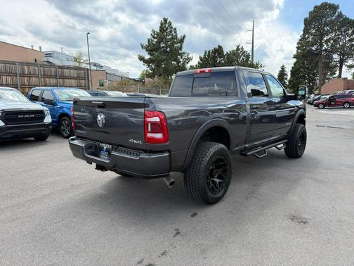 Diamond Black Crystal Pearlcoat 2024 RAM 2500 Laramie Crew Cab 4x4 6'4' Box