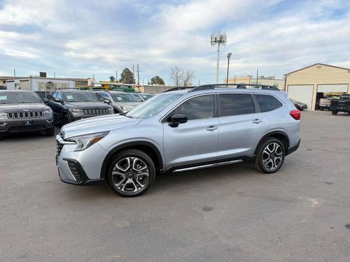 Ice Silver Metallic 2024 Subaru Ascent Limited 7-Passenger