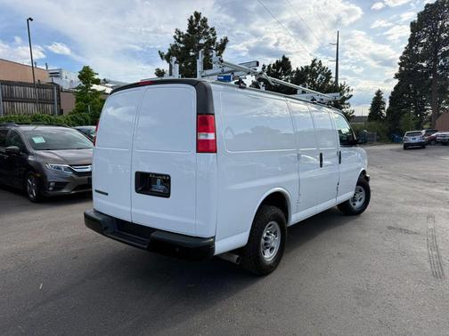 Summit White 2021 Chevrolet Express 2500 LT