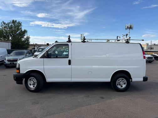 Summit White 2021 Chevrolet Express 2500 LT
