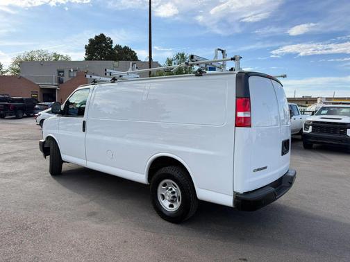 Summit White 2021 Chevrolet Express 2500 LT