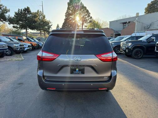 2017 Toyota Sienna XLE Premium