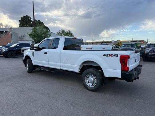 Oxford White 2018 Ford F-250 XL