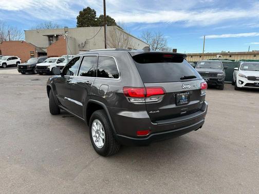 2020 Jeep Grand Cherokee Laredo