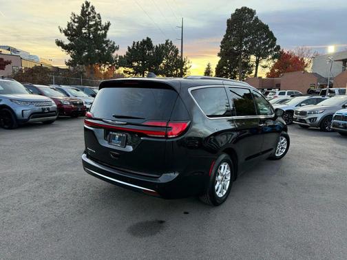 2021 Chrysler Pacifica Touring L
