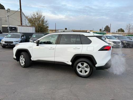 2020 Toyota RAV4 Hybrid LE