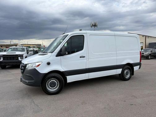 White 2022 Mercedes-Benz Sprinter 1500 Standard Roof I4