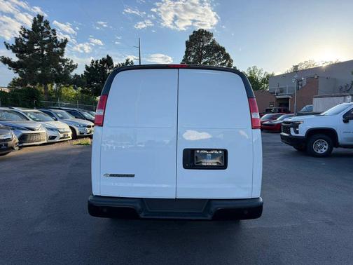 Summit White 2021 Chevrolet Express 2500 LT