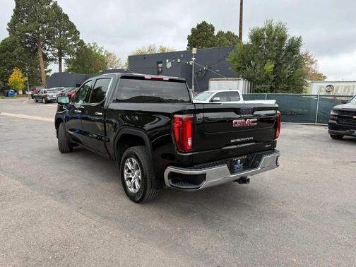 Onyx Black 2025 GMC Sierra 1500 SLT