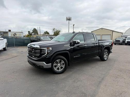 Onyx Black 2025 GMC Sierra 1500 SLT