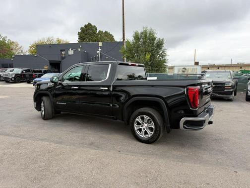 Onyx Black 2025 GMC Sierra 1500 SLT