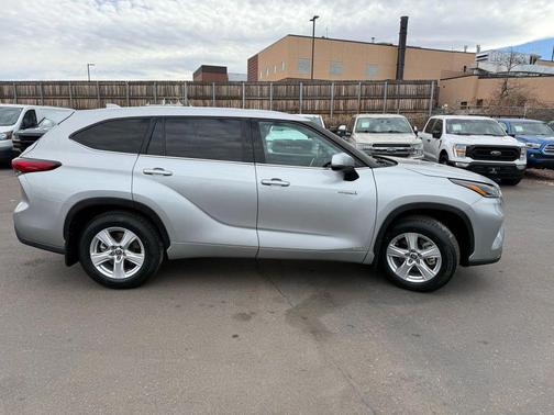 2021 Toyota Highlander Hybrid LE