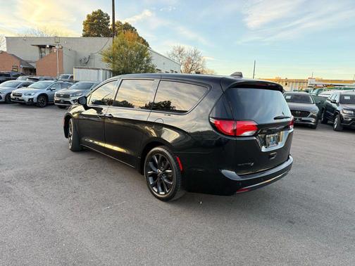 2018 Chrysler Pacifica Touring Plus