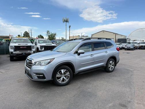 Ice Silver Metallic 2019 Subaru Ascent Premium 8-Passenger